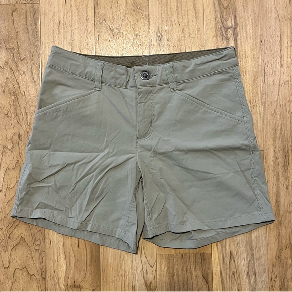 Patagonia Pants - Patagonia Shorts Womens 0 Khaki Quandary Hiking Stretch Zip Pocket